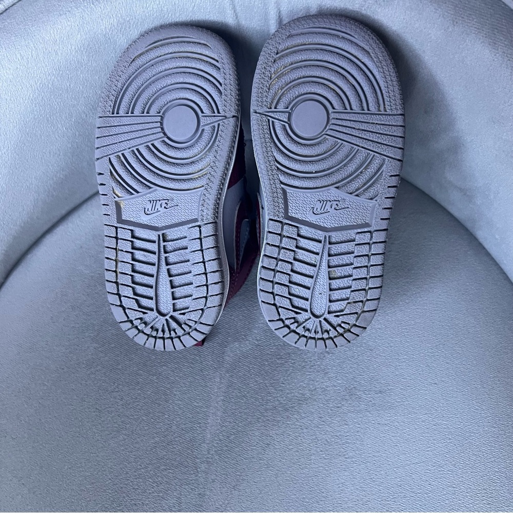 Air Jordan 1 Mid TD Toddler Sneakers - Picture 7 of 7